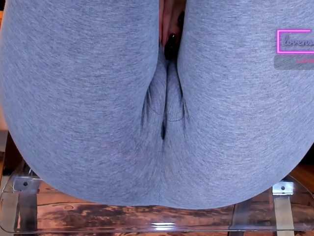 Kira-Kell live cam on BongaCams