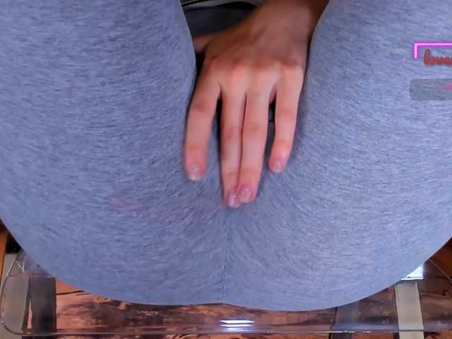 Kira-Kell live cam on BongaCams