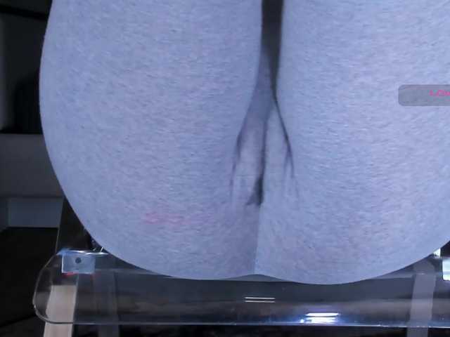 Kira-Kell's BongaCams show and profile