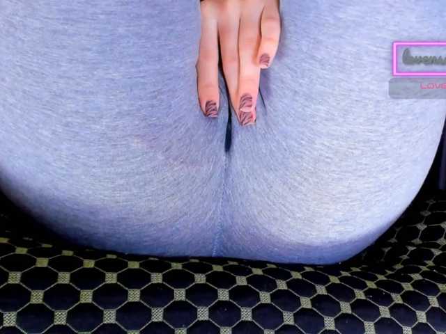 Kira-Kell live cam on BongaCams