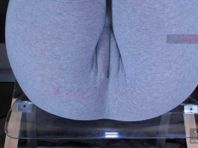 Kira-Kell live cam on BongaCams