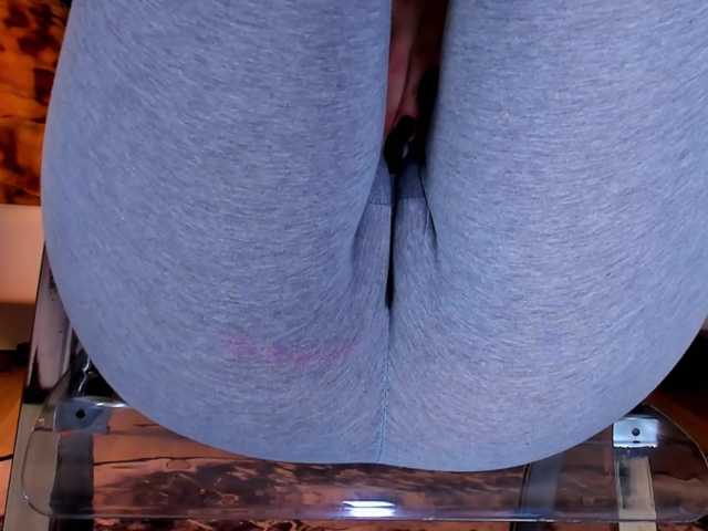 Kira-Kell live cam on BongaCams
