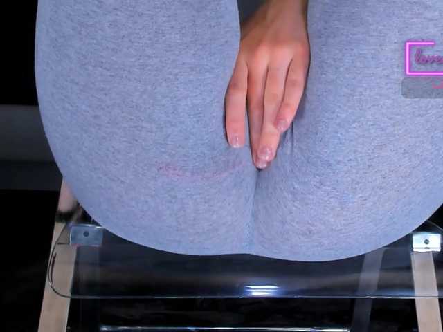 Kira-Kell live webcam show