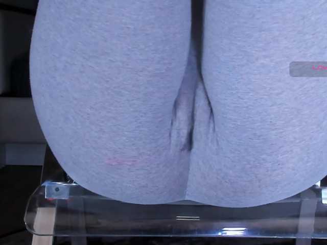 Kira-Kell's BongaCams show and profile