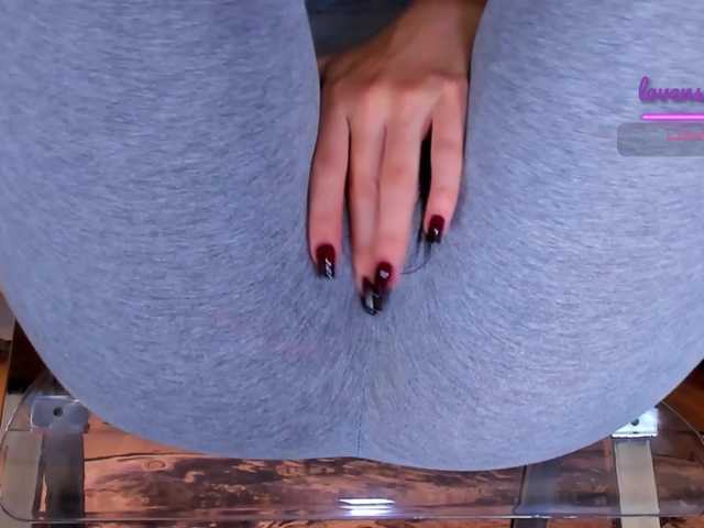 Kira-Kell live cam on BongaCams