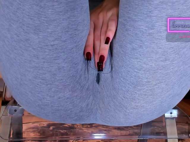 Kira-Kell live cam on BongaCams