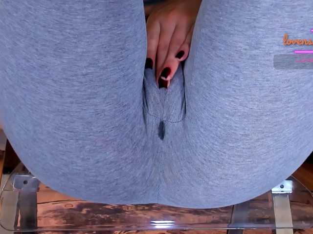 Kira-Kell live cam on BongaCams