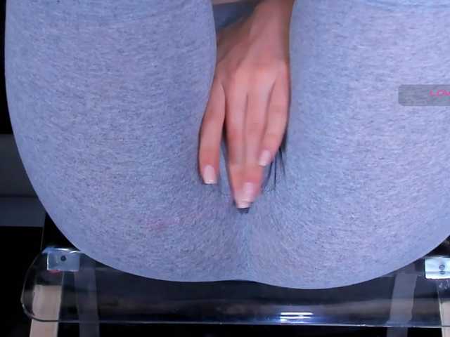 Kira-Kell's BongaCams show and profile