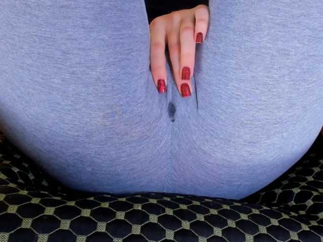 Kira-Kell live cam on BongaCams