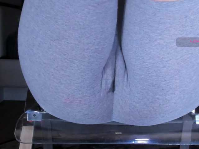 Kira-Kell's BongaCams show and profile