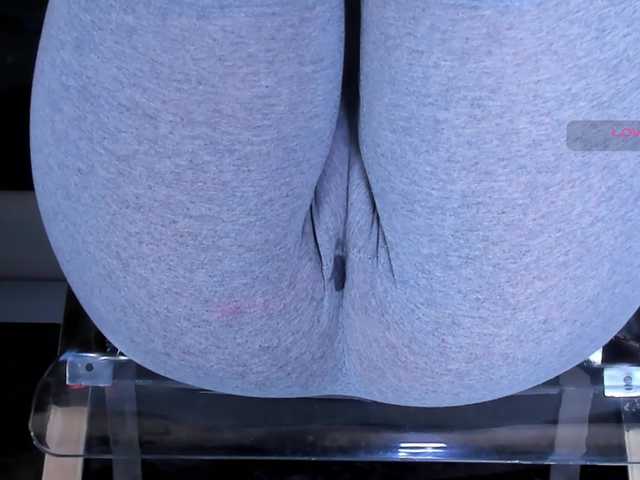 Kira-Kell's BongaCams show and profile