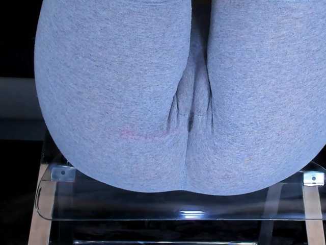 Kira-Kell live cam on BongaCams