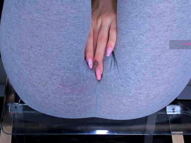 Kira-Kell live cam