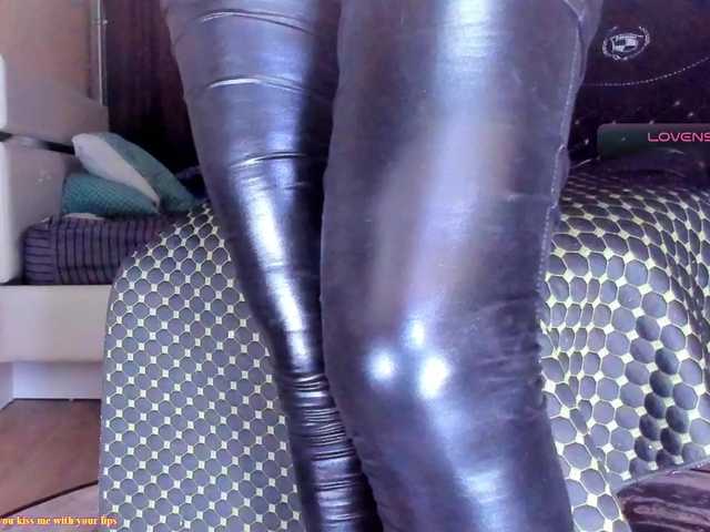 Kira-Kell live cam on BongaCams
