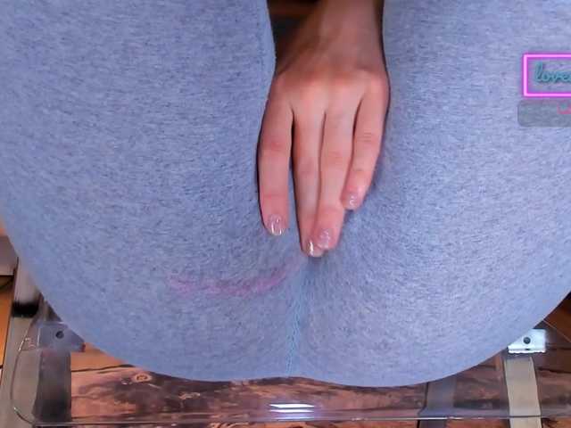 Kira-Kell live cam on BongaCams