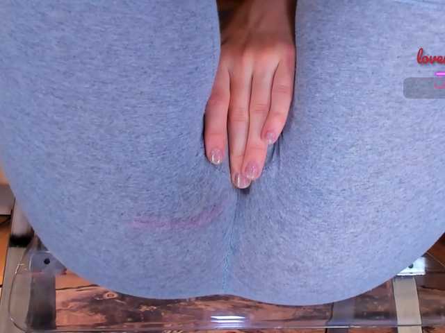Kira-Kell live cam on BongaCams