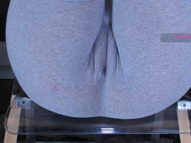 Kira-Kell live cam on BongaCams