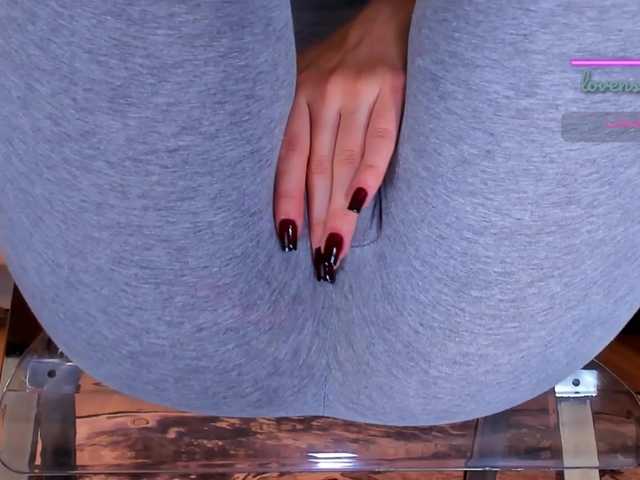 Kira-Kell live cam on BongaCams