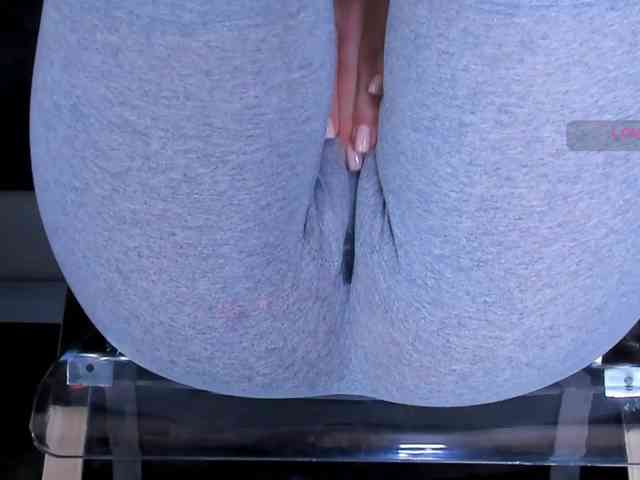 Kira-Kell Live Webcam on BongaCams