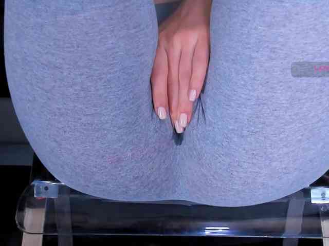 Kira-Kell Live Webcam on BongaCams