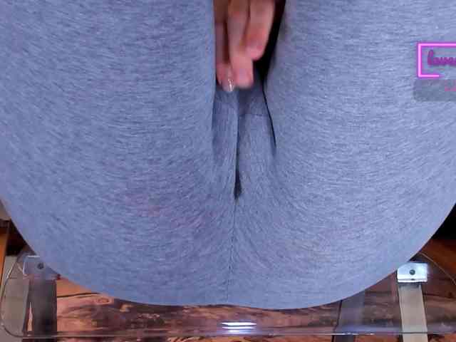 Kira-kell's cam show statistics and live stream