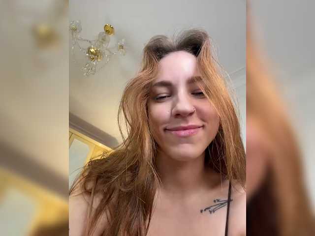 avolood live cam
