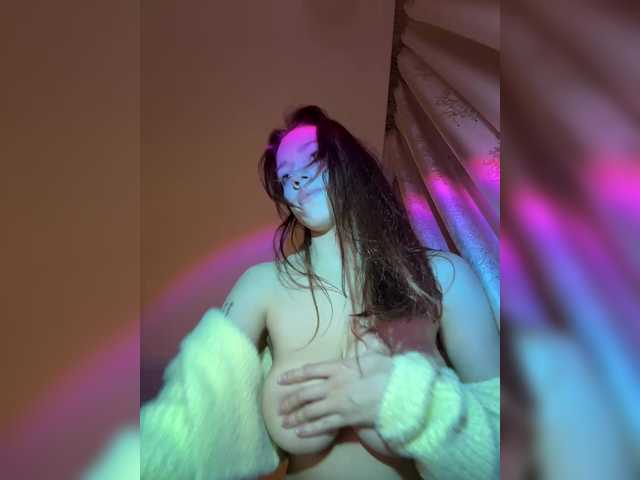 avolood's BongaCams show and profile