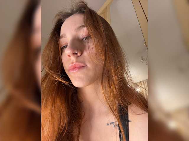avolood live cam on BongaCams