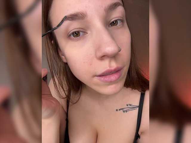 avolood live cam on BongaCams