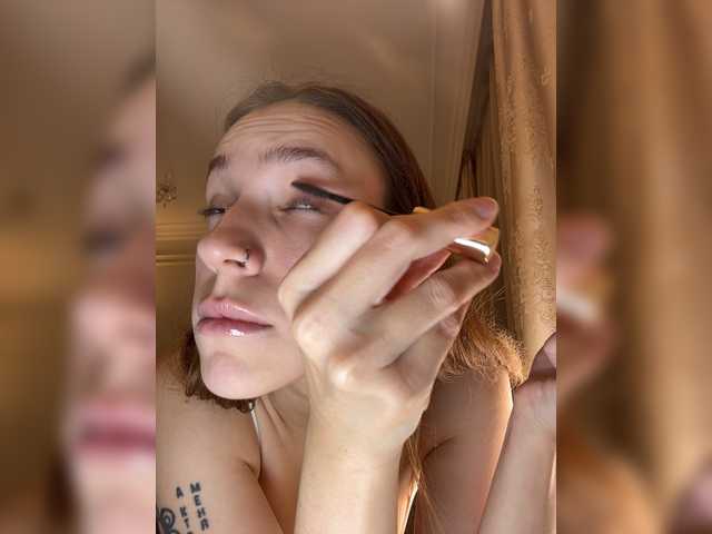 avolood live cam on BongaCams