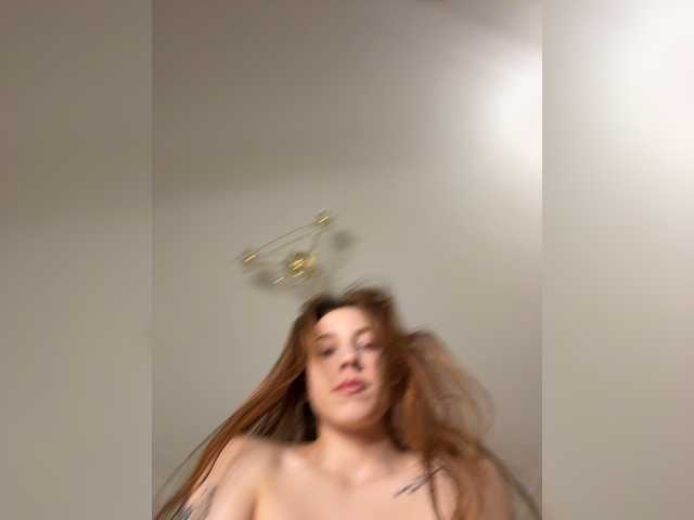 avolood live cam on BongaCams