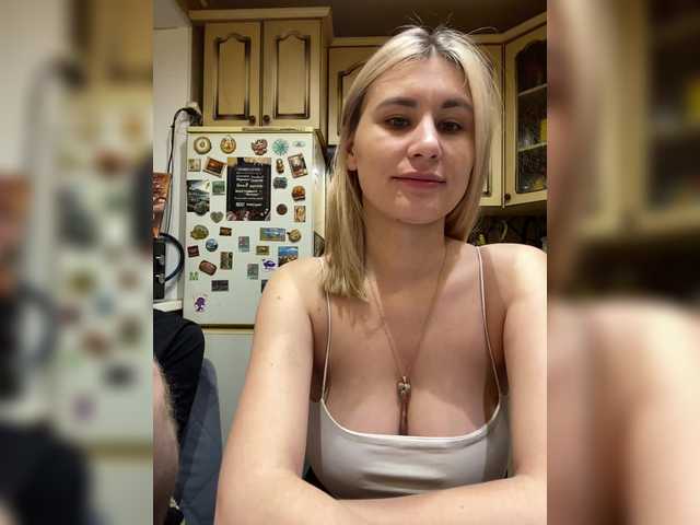 -Breid-1's BongaCams show and profile