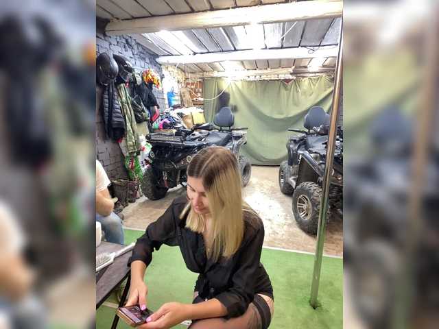 -Breid-1 live cam on BongaCams