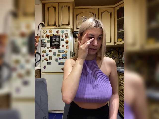 -Breid-1's BongaCams show and profile