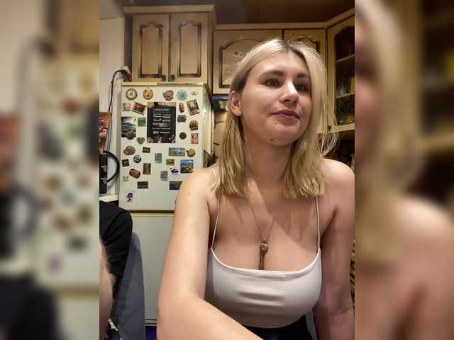 -Breid-1's BongaCams show and profile