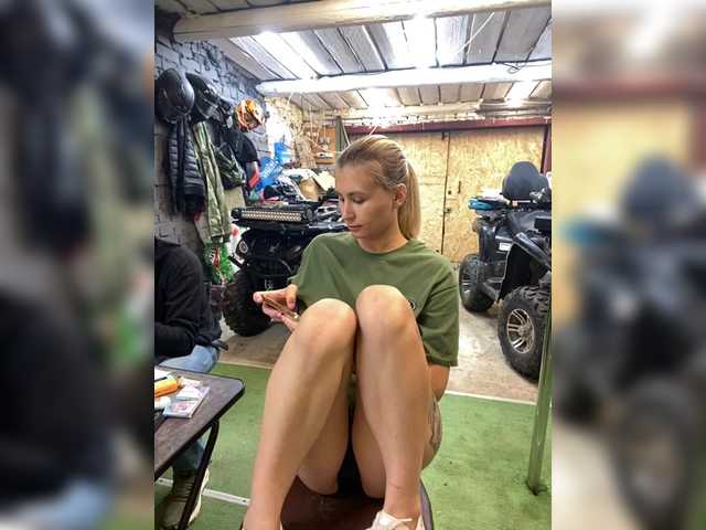 -Breid-1 live cam