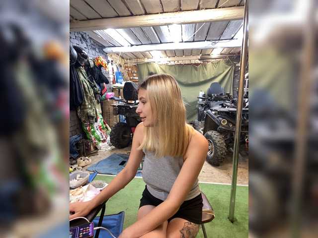 -Breid-1 live cam on BongaCams