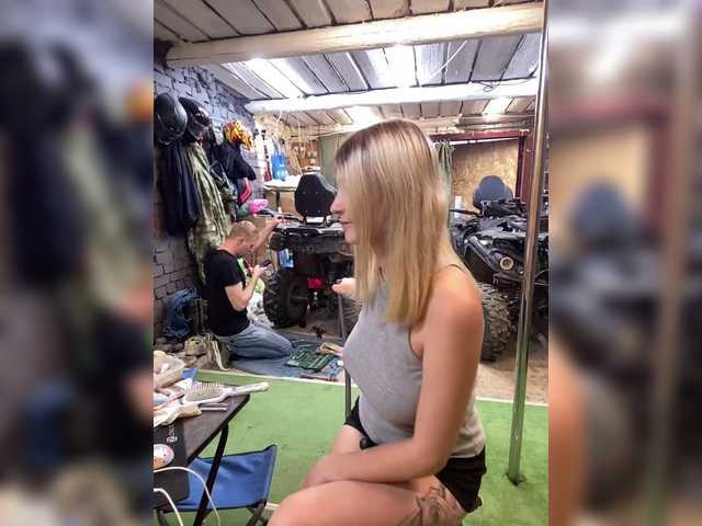 -Breid-1 live cam on BongaCams