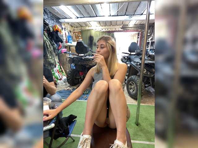 -Breid-1 live cam on BongaCams