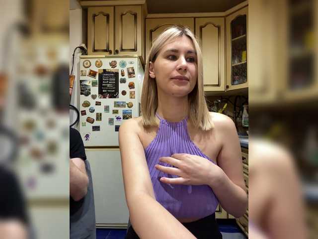 -Breid-1's BongaCams show and profile