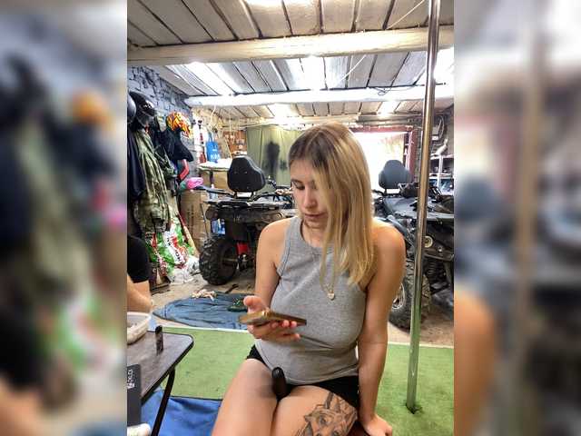 -Breid-1 live cam on BongaCams