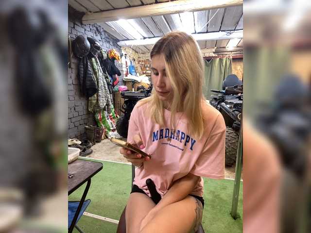 -Breid-1 live cam on BongaCams