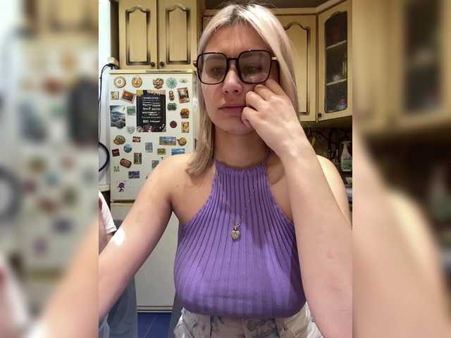 -Breid-1's BongaCams show and profile