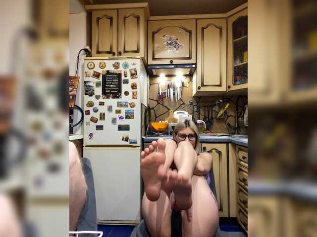 -Breid-1's BongaCams show and profile