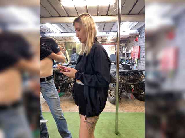 -Breid-1 Sex Cam Show