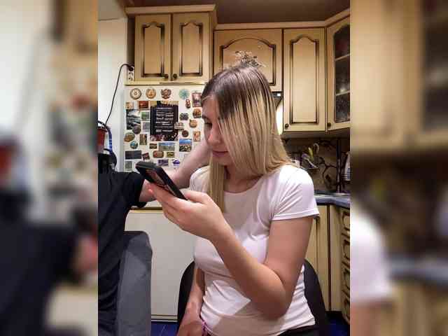 -Breid-1 Live Webcam on BongaCams