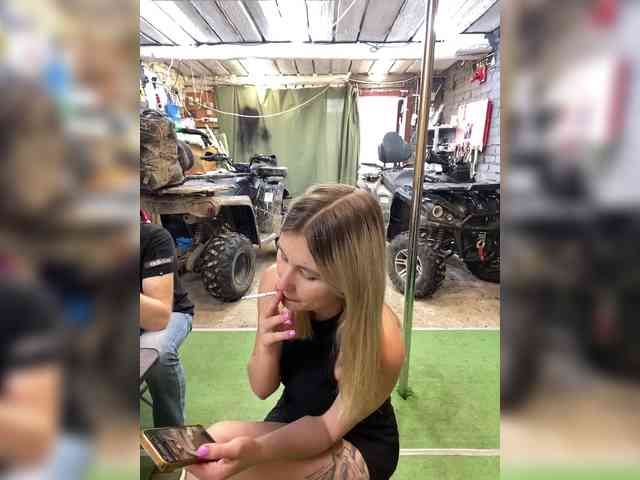 -Breid-1 Sex Cam Show