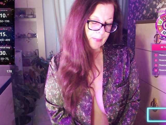 HelenBerg live cam on BongaCams