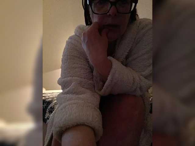 HelenBerg's BongaCams show and profile