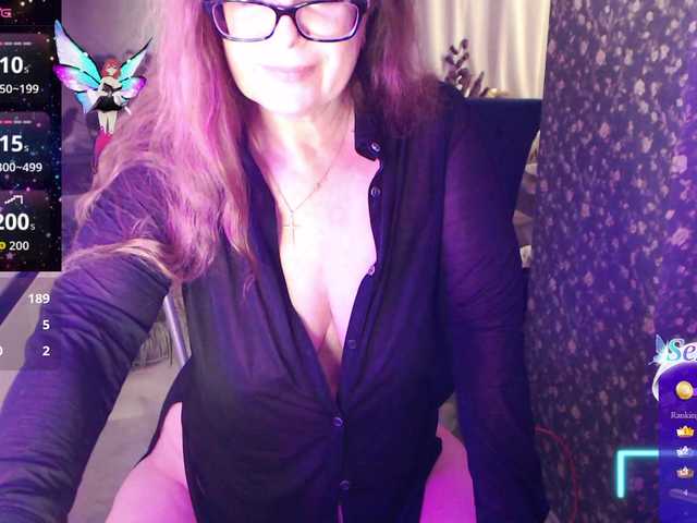 HelenBerg live cam on BongaCams